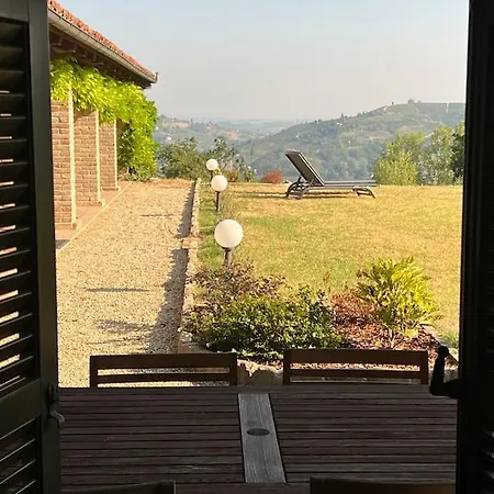 Villa Prachtige Tussen De Wijngaarden Santo Stefano Belbo